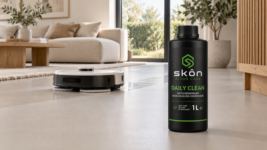Dweilrobot reinigt een gietvloer met SKON Daily Clean
